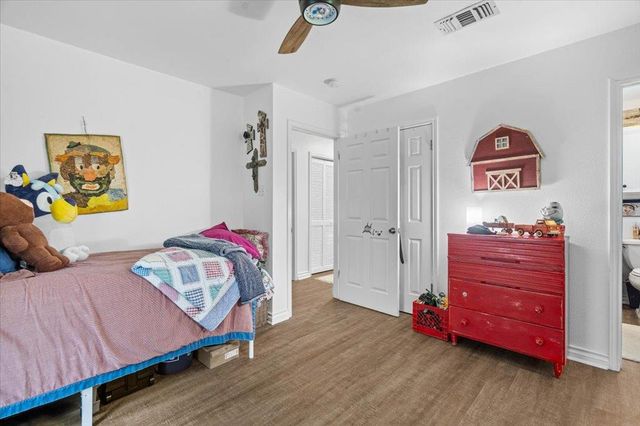 150 Copeland Hill RD, Smithville, TX 78957