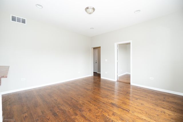 4326 S CALUMET Avenue 2, Chicago, IL 60653