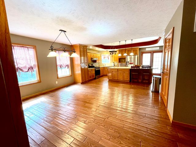 16257 Farm Road 2175, Cassville, MO 65625