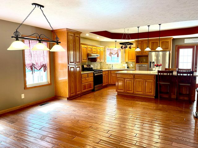 16257 Farm Road 2175, Cassville, MO 65625