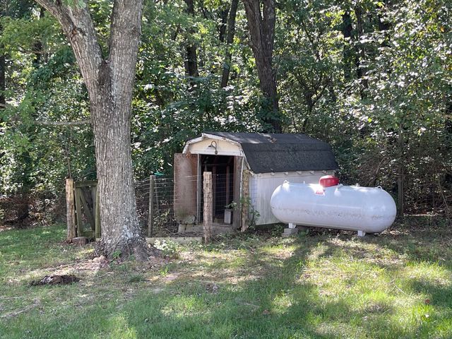 16257 Farm Road 2175, Cassville, MO 65625