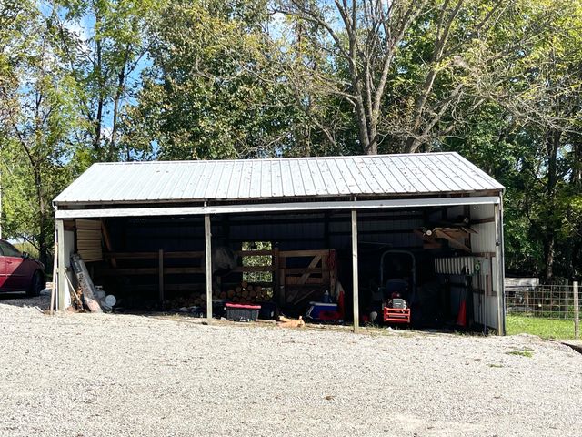 16257 Farm Road 2175, Cassville, MO 65625