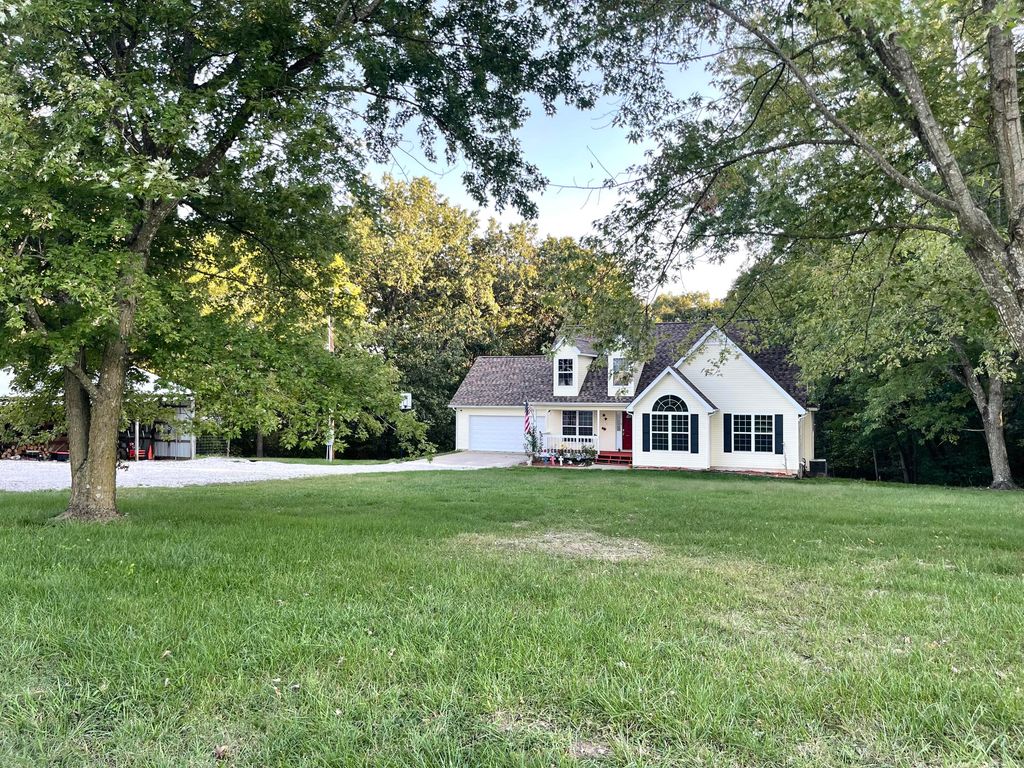 16257 Farm Road 2175, Cassville, MO 65625