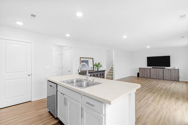 4949 Sanford Grove Place, Canal Winchester, OH 43110