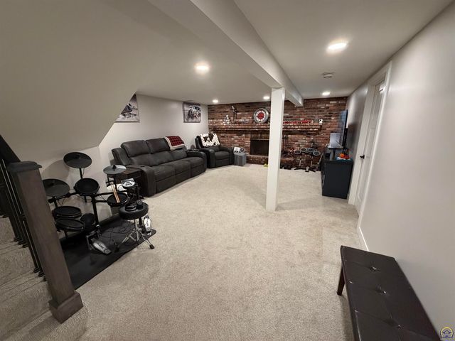 3609 N 154th TER, Basehor, KS 66007