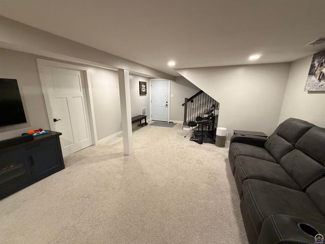 3609 N 154th TER, Basehor, KS 66007