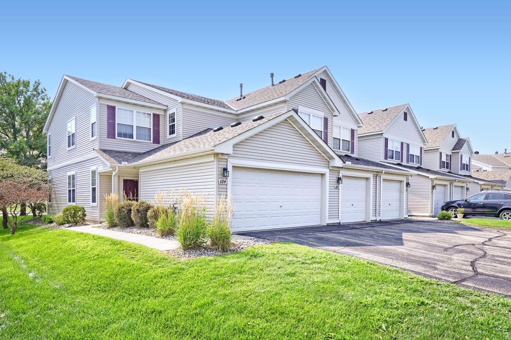 688 Cobblestone Way, Shakopee, MN 55379 — photo 2
