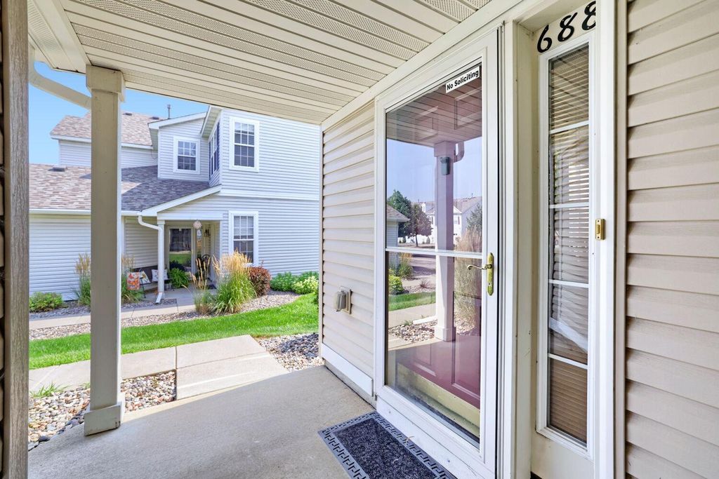 688 Cobblestone Way, Shakopee, MN 55379 — photo 3