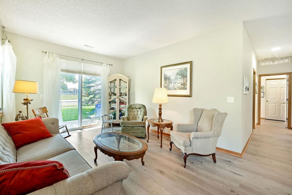 688 Cobblestone Way, Shakopee, MN 55379 — photo 5
