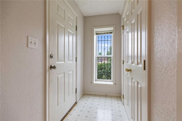 2005 E 34th Street, Kansas City, MO 64109