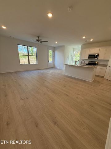 1820 Bennett Village Drive, Maryville, TN 37804