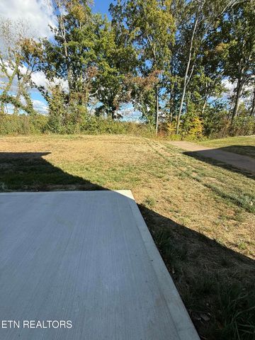 1820 Bennett Village Drive, Maryville, TN 37804