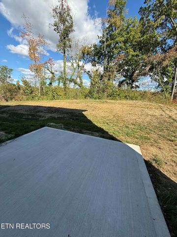 1820 Bennett Village Drive, Maryville, TN 37804