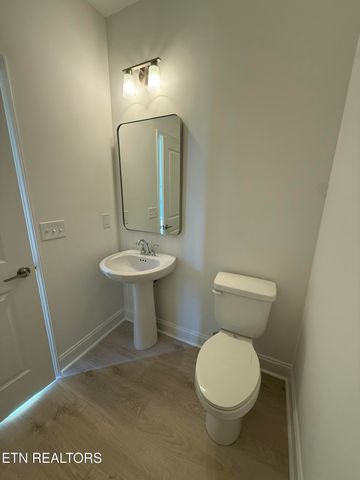 1820 Bennett Village Drive, Maryville, TN 37804