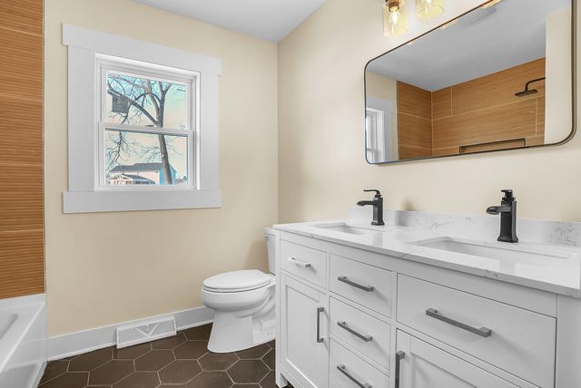 1952 Hayes Leonard Road, Valparaiso, IN 46385