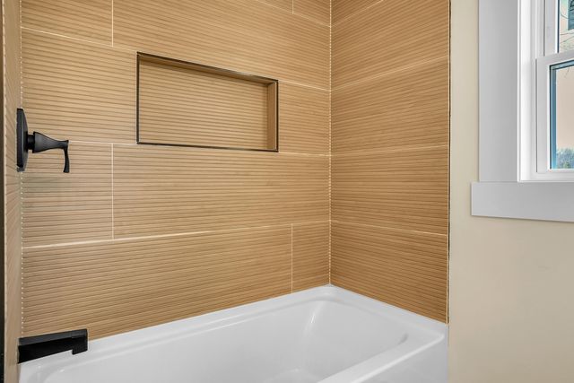 1952 Hayes Leonard Road, Valparaiso, IN 46385