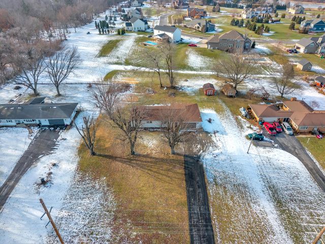 1952 Hayes Leonard Road, Valparaiso, IN 46385