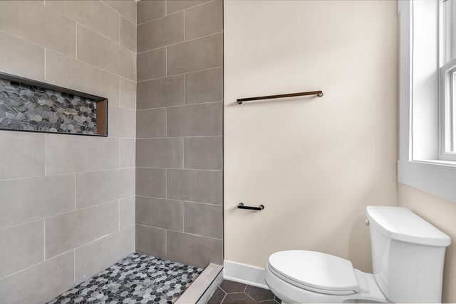 1952 Hayes Leonard Road, Valparaiso, IN 46385