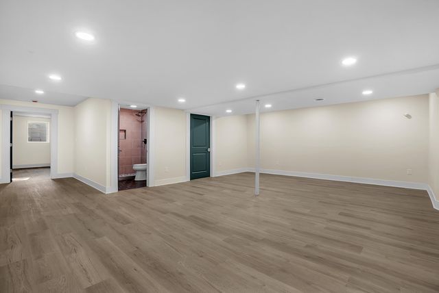 1952 Hayes Leonard Road, Valparaiso, IN 46385