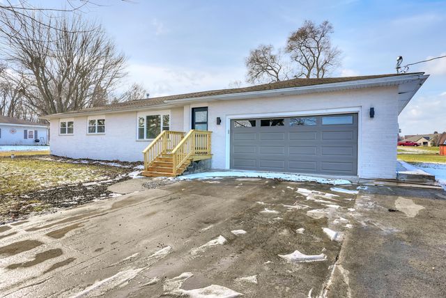 1952 Hayes Leonard Road, Valparaiso, IN 46385