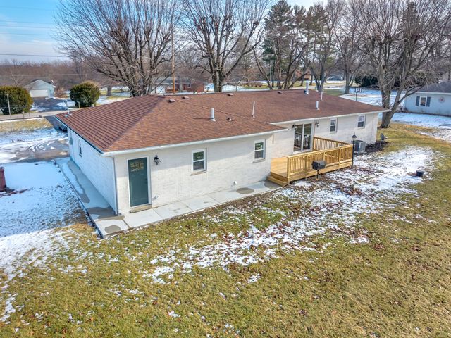 1952 Hayes Leonard Road, Valparaiso, IN 46385