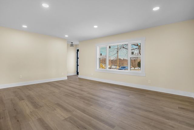 1952 Hayes Leonard Road, Valparaiso, IN 46385