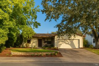 18746 Park Tree Ln, Sonoma, CA 95476