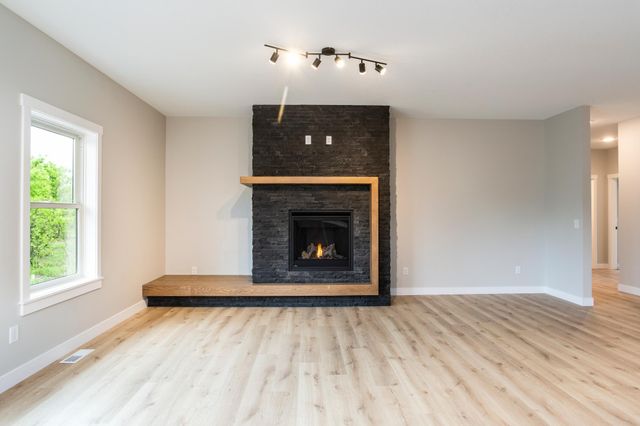 249 Saddle Ridge Lane, Troy Twp, WI 54022