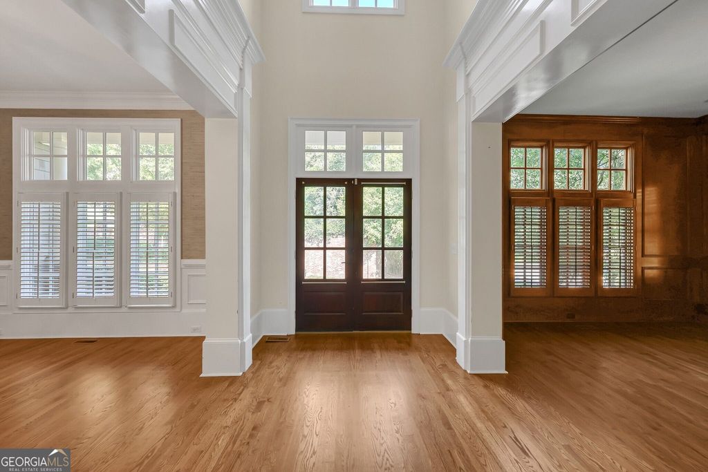 4595 Peachtree Dunwoody Road, Sandy Springs, GA 30342 — photo 3