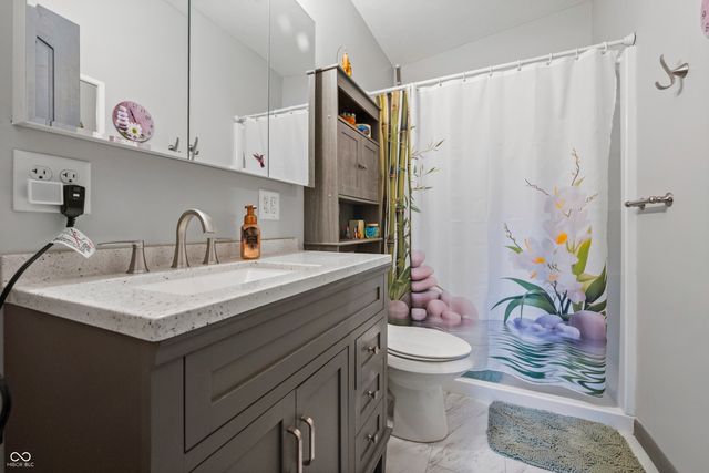 7134 Sandrea, Ladoga, IN 47954