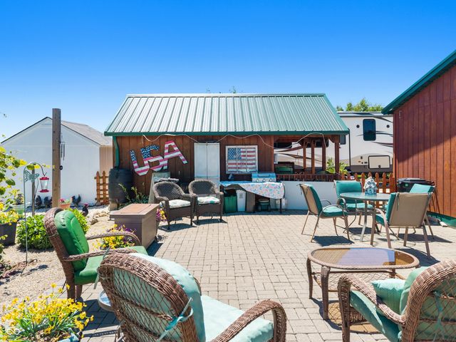 7134 Sandrea, Ladoga, IN 47954