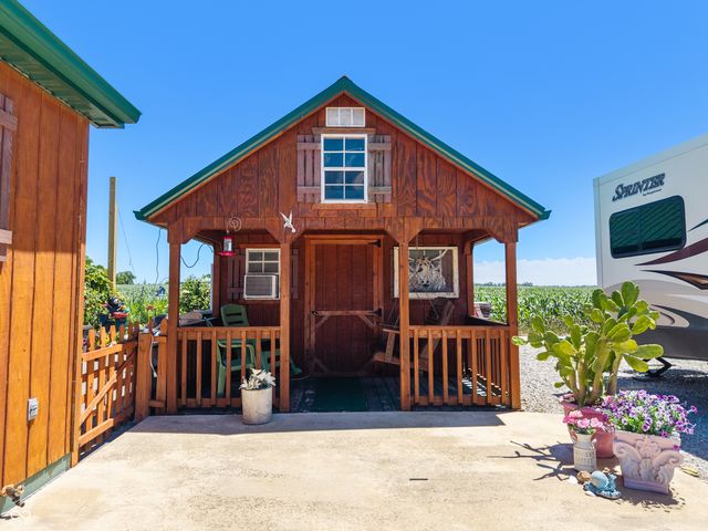 7134 Sandrea, Ladoga, IN 47954