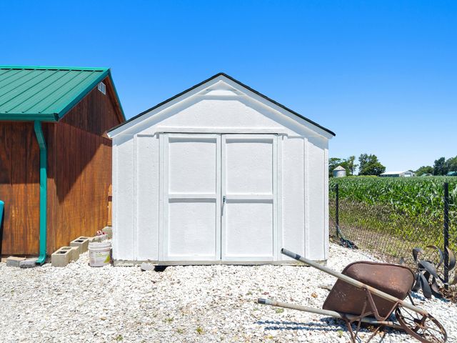 7134 Sandrea, Ladoga, IN 47954