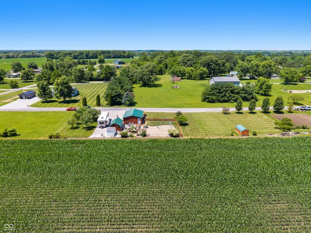 7134 Sandrea, Ladoga, IN 47954