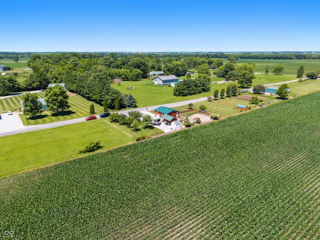 7134 Sandrea, Ladoga, IN 47954