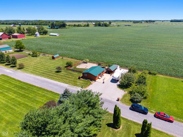 7134 Sandrea, Ladoga, IN 47954