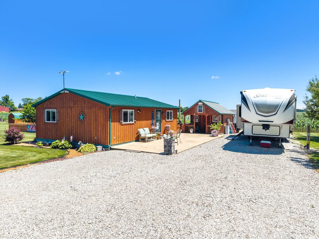 7134 Sandrea, Ladoga, IN 47954