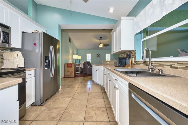 401 SE 23rd TER, Cape Coral, FL 33990