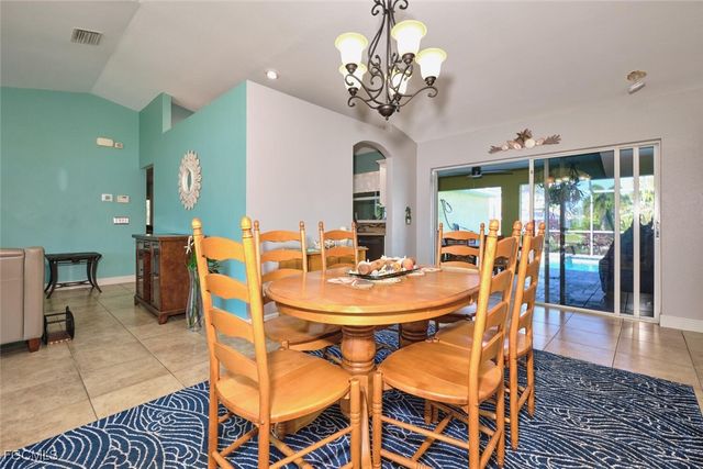 401 SE 23rd TER, Cape Coral, FL 33990