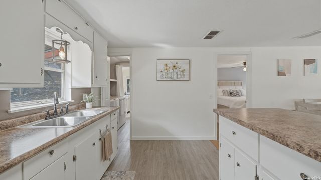 113 Creekview Dr, Canyon Lake, TX 78133