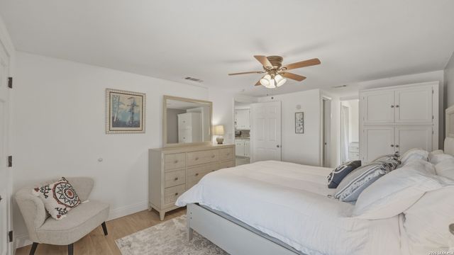 113 Creekview Dr, Canyon Lake, TX 78133