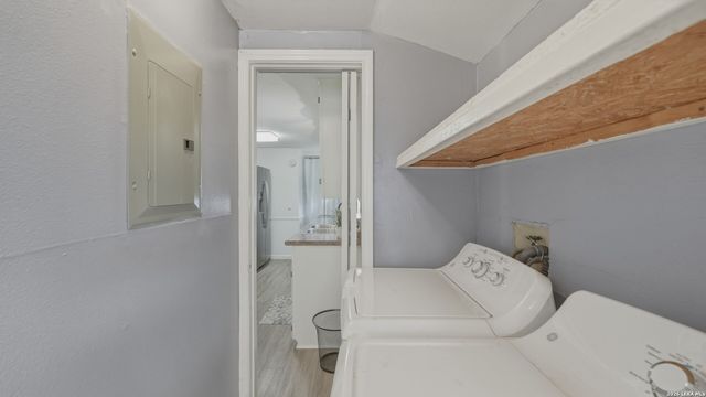 113 Creekview Dr, Canyon Lake, TX 78133