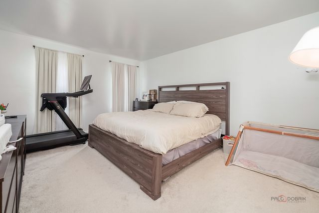 221 Ivy Court, Streamwood, IL 60107