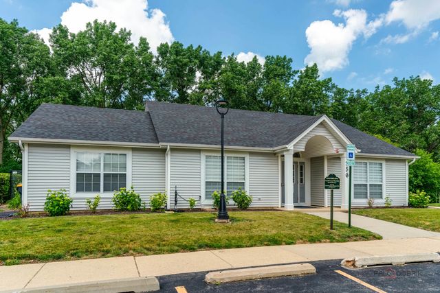 221 Ivy Court, Streamwood, IL 60107