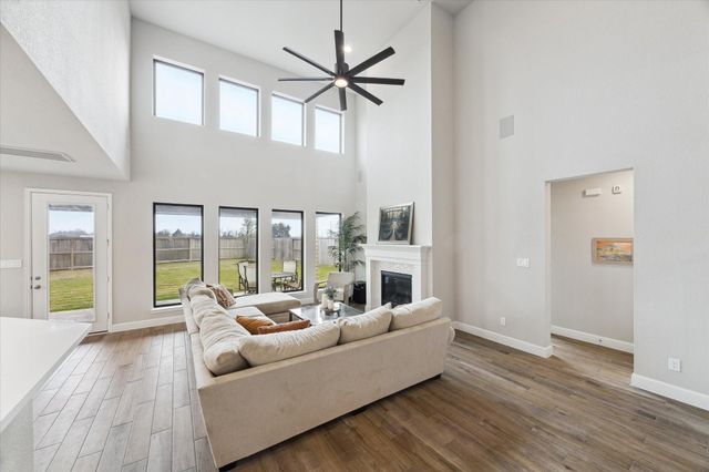 9951 Chapman Trail, Manvel, TX 77578