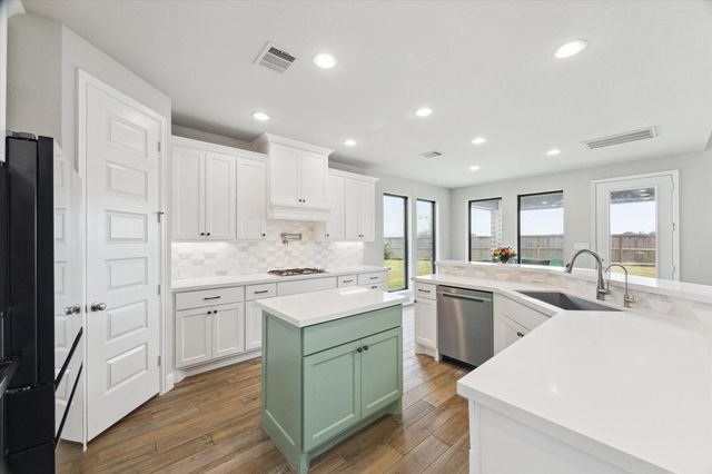 9951 Chapman Trail, Manvel, TX 77578