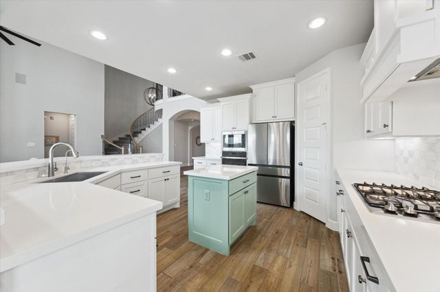 9951 Chapman Trail, Manvel, TX 77578