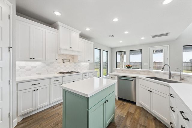 9951 Chapman Trail, Manvel, TX 77578