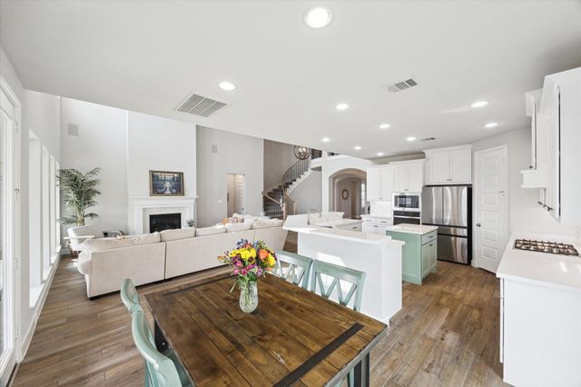 9951 Chapman Trail, Manvel, TX 77578