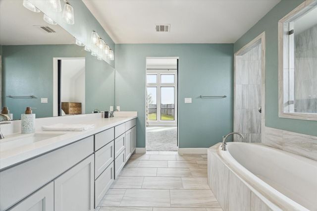 9951 Chapman Trail, Manvel, TX 77578